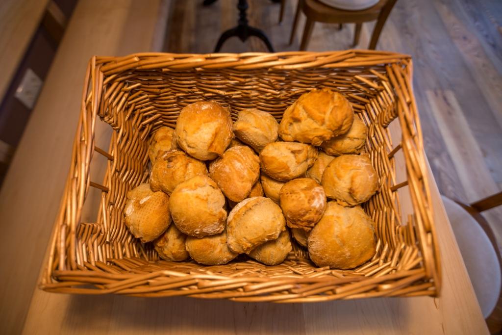 Café-Knusperbohne_Speisekarte-Frühstücksbuffet-Brötchen Café-Knusperbohne_Speisekarte-Frühstücksbuffet-Brötchen